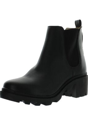 Steve Madden Black Chelsea Style Lug Sole Ankle Boot